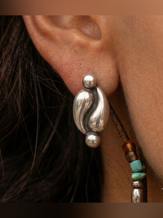 Estate Jewelry - Vintage Mexican Sterling Silver Earrings 925 Guadalajara Screw Back
